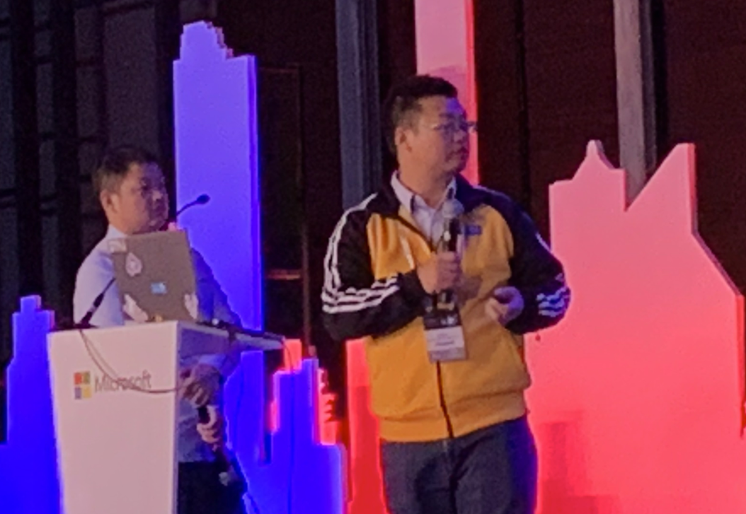 张善友(右)和梁桐铭(左)